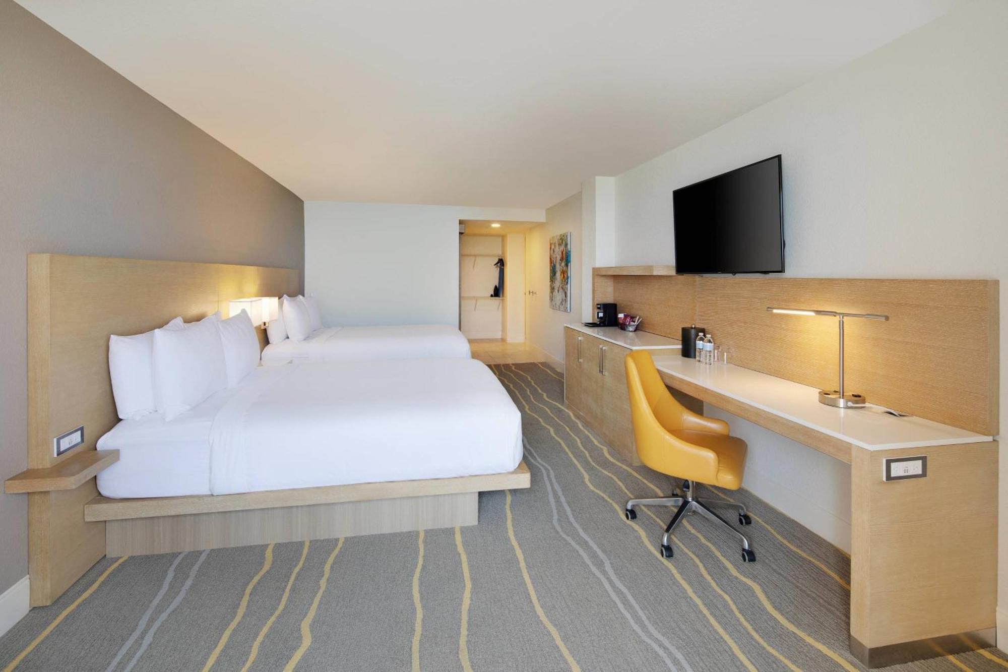 Delta Hotels By Marriott Daytona Beach Oceanfront Екстериор снимка